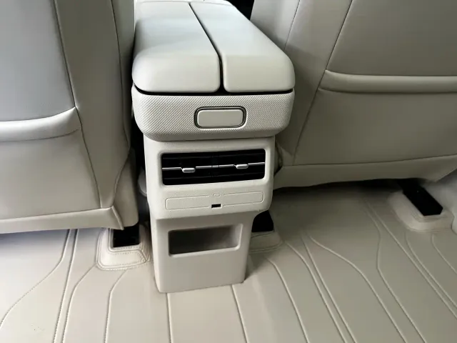 Toyota BoZhi 3X — Фото автомобиля 11