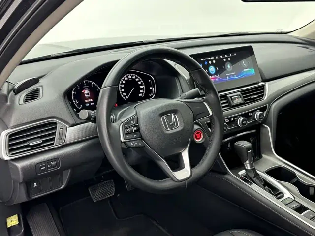 Honda Accord — Фото автомобиля 10