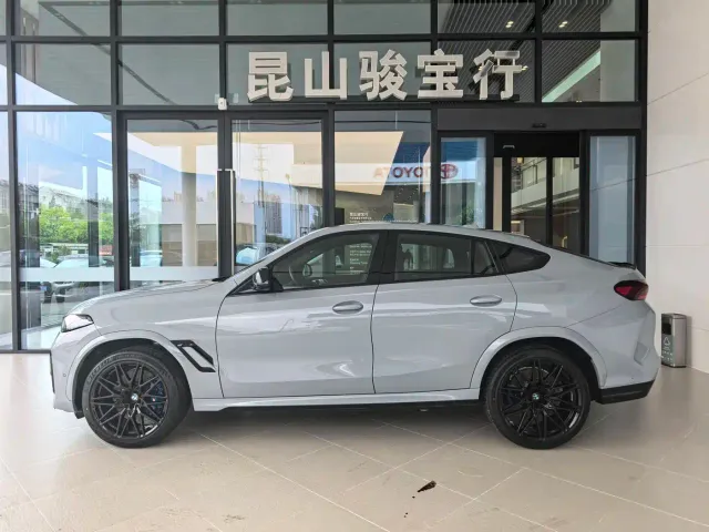 BMW X6 M — Фото автомобиля 2