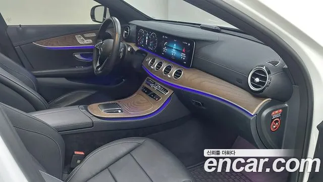 Mercedes-Benz E-Class — Фото автомобиля 9