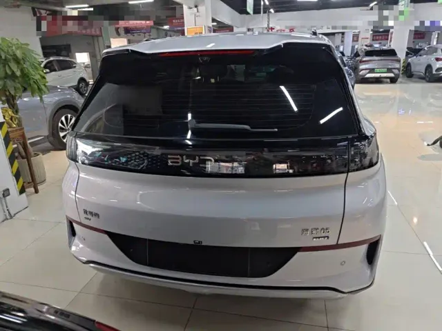 BYD Sealion 05 EV — Фото автомобиля 5