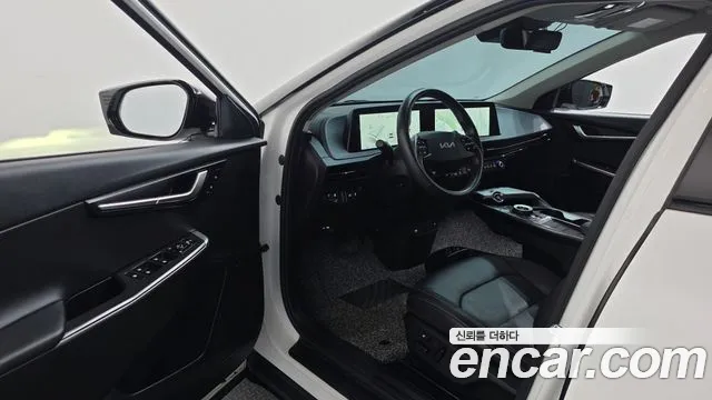 Kia EV6 — Фото автомобиля 10
