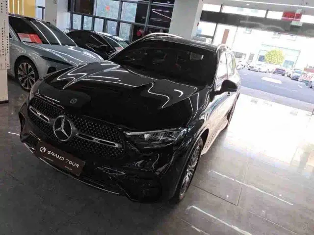 Фотография автомобиля — Mercedes-Benz GLC-Class