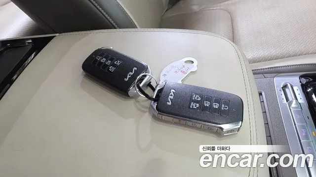 Kia Canival Carnival 4 поколение Бензин 9 мест Hi-Limousine — Фото автомобиля 9
