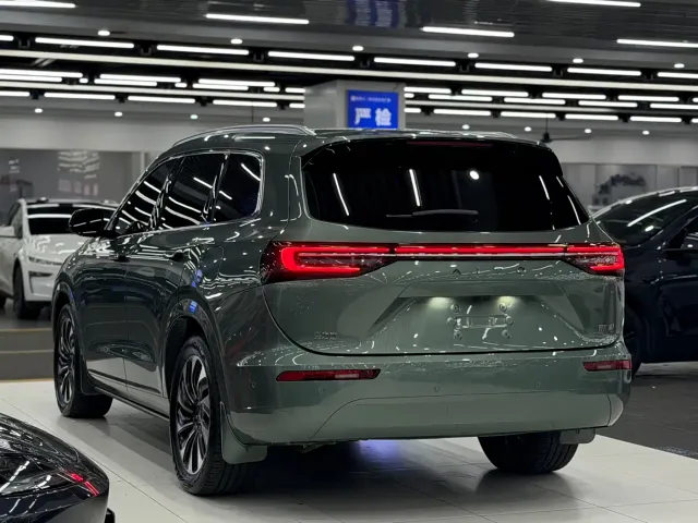 Aito M7 — Фото автомобиля 4