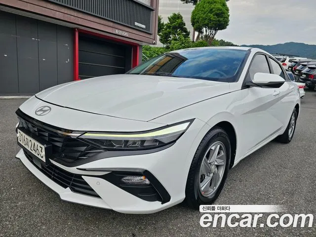Фотография автомобиля — Hyundai Avante CN7