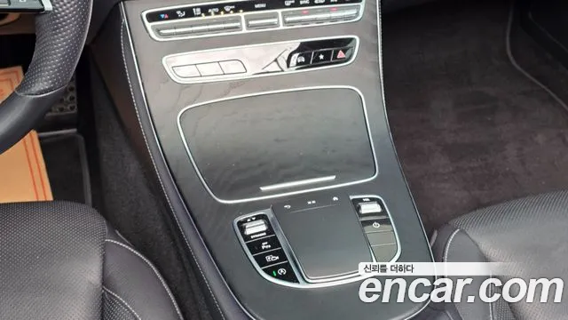 Mercedes-Benz E-Class — Фото автомобиля 8