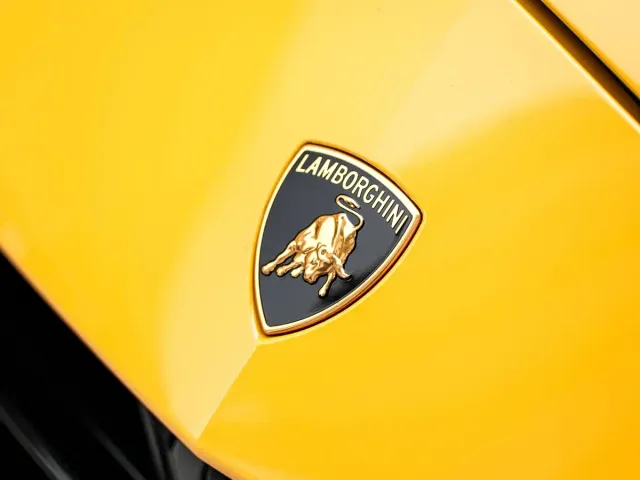 Lamborghini Urus — Фото автомобиля 7