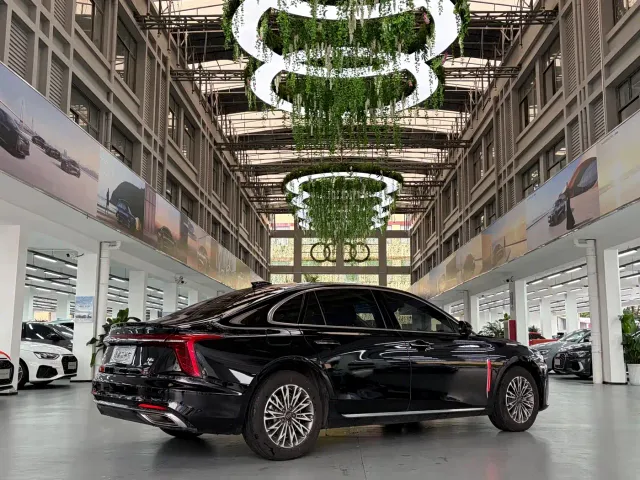 Hongqi H5 — Фото автомобиля 3