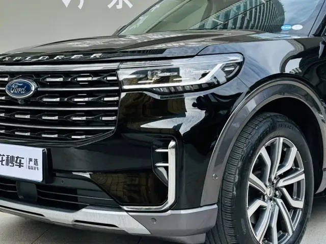 Ford Explorer — Фото автомобиля 20