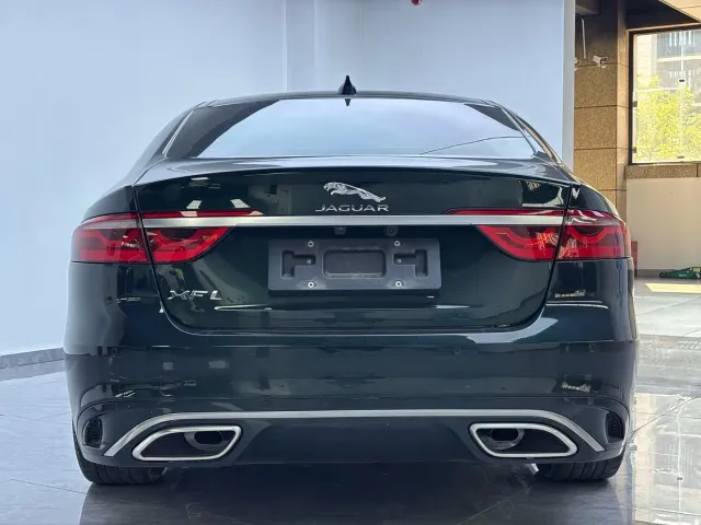 Jaguar XFL — Фото автомобиля 8