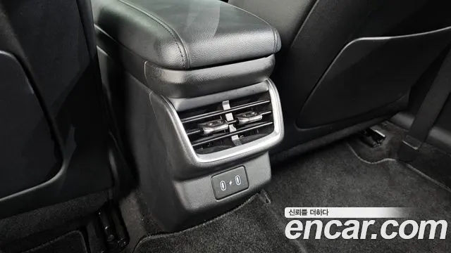 Hyundai Grandeur Grandeur (GN7) 2.5 Бензин 2WD — Фото автомобиля 26