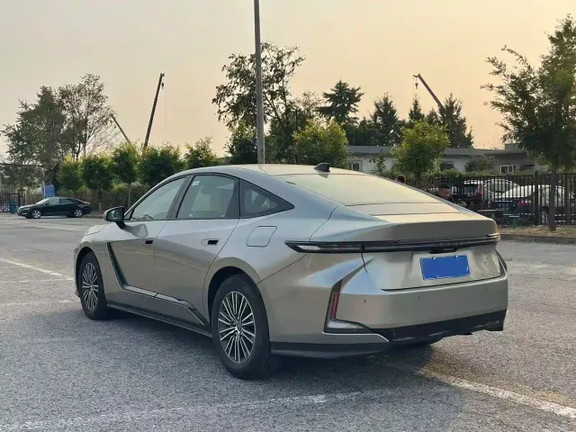 Lexus ES — Фото автомобиля 7