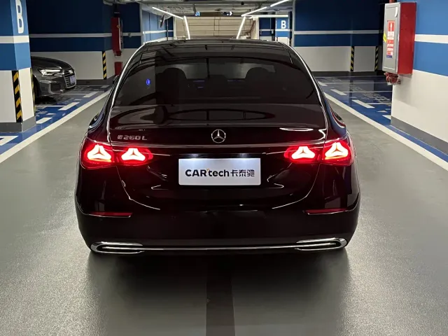 Mercedes-Benz E-Class — Фото автомобиля 7