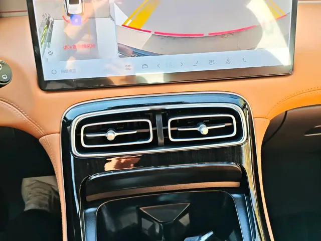 Geely Boyue L — Фото автомобиля 13