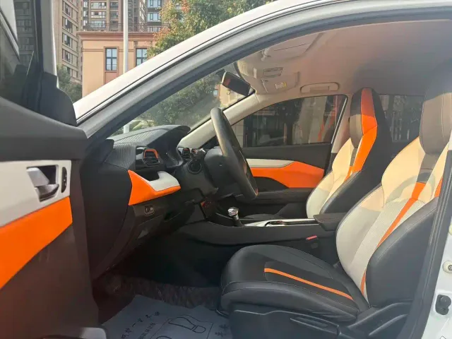 Dongfeng Yixuan — Фото автомобиля 11