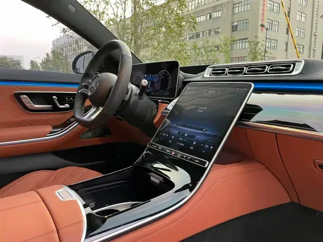 Mercedes-Benz S-Class — Фото автомобиля 24
