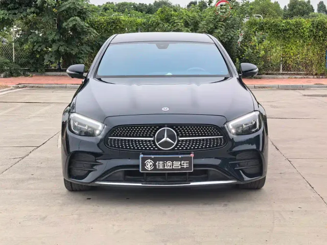 Mercedes-Benz E-Class — Фото автомобиля 2