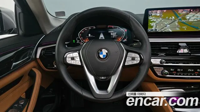 BMW 5 Series G30 — Фото автомобиля 20