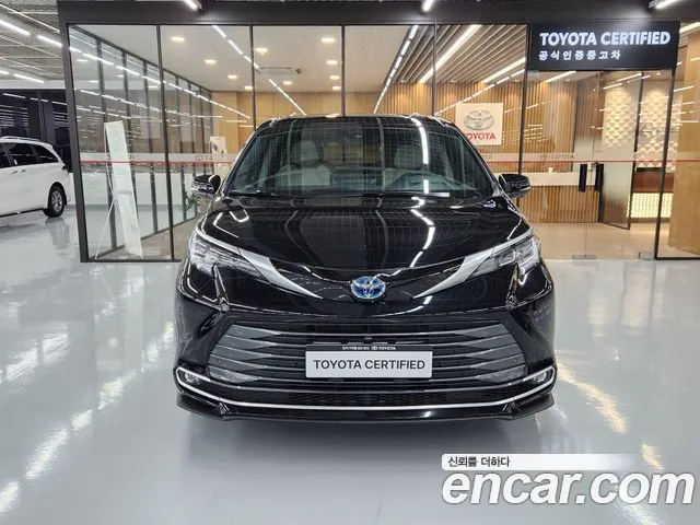 Toyota Sienna — Фото автомобиля 3