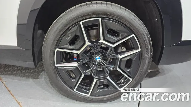 BMW XM — Фото автомобиля 16