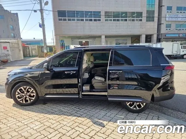 Kia Carnival Generation 4 — Фото автомобиля 16