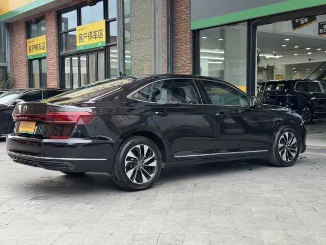 Volkswagen Passat — Фото автомобиля 7