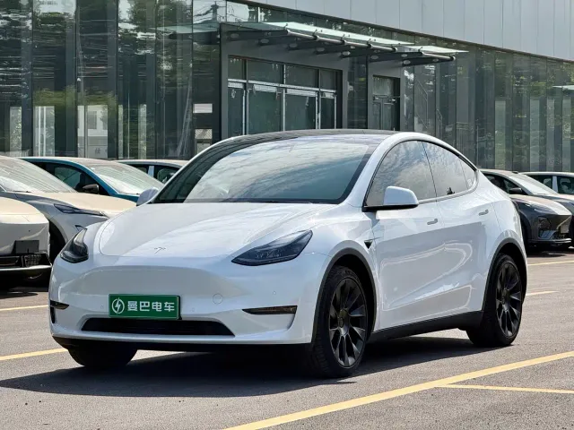 Фотография автомобиля — Tesla Model Y