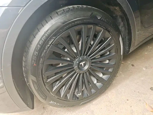 Tesla Model Y — Фото автомобиля 22