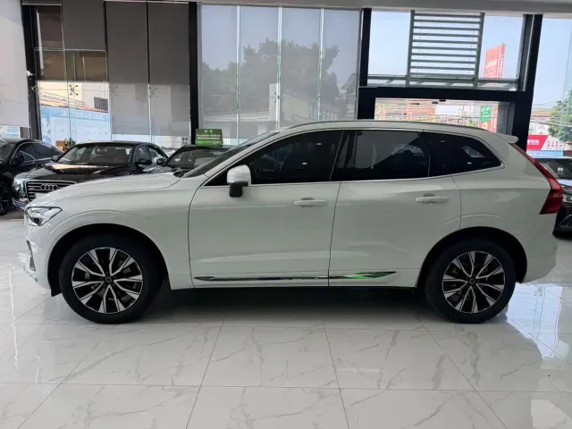 Volvo XC60 — Фото автомобиля 3