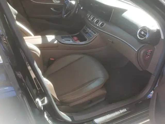 Mercedes-Benz E-Class — Фото автомобиля 8