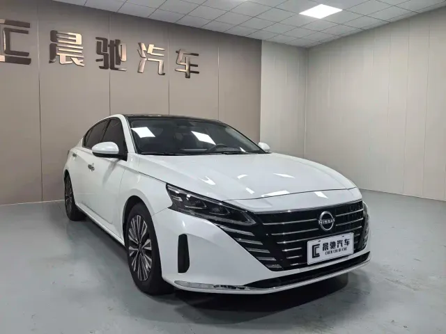 Nissan Teana — Фото автомобиля 3