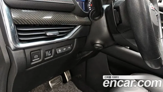 Cadillac XT4 — Фото автомобиля 13