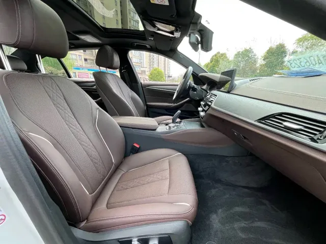 BMW 5 Series — Фото автомобиля 13
