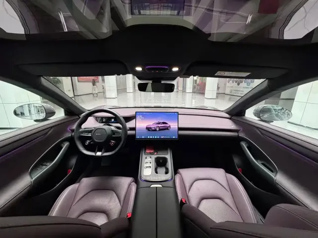 Xiaomi SU7 — Фото автомобиля 15