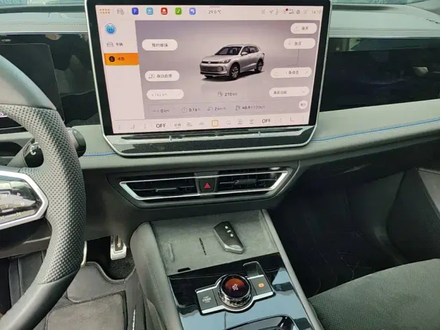 Volkswagen Tiguan L — Фото автомобиля 12
