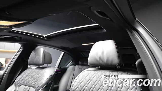 BMW 5-Series — Фото автомобиля 18