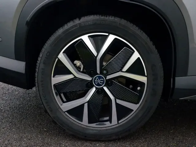 BYD Song L DM-i 2025 Smart Drive 160km Premium — Фото автомобиля 10