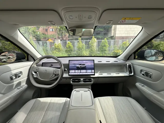 Leapmotor B10 — Фото автомобиля 5