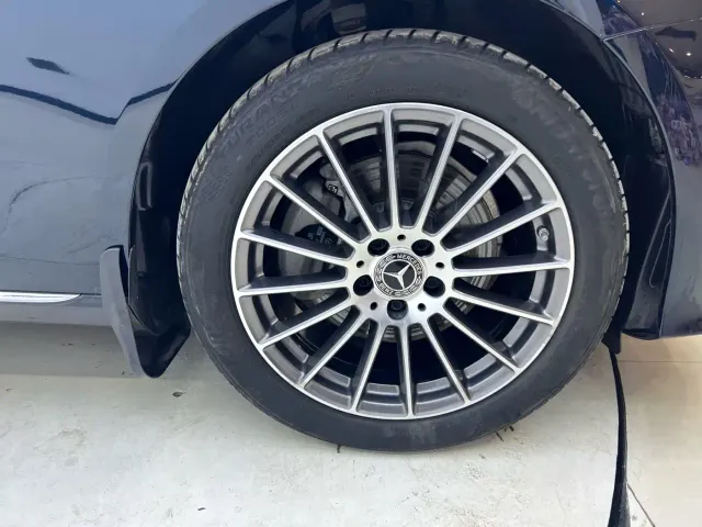 Mercedes-Benz E-Class — Фото автомобиля 19