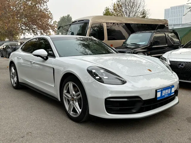 Porsche Panamera — Фото автомобиля 3