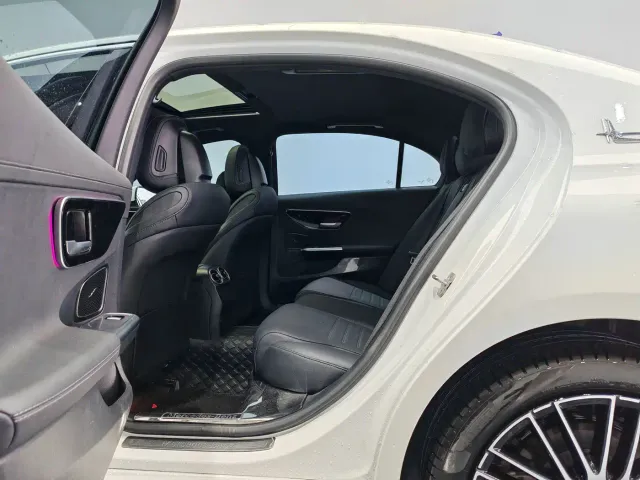 Mercedes-Benz C-Class — Фото автомобиля 11