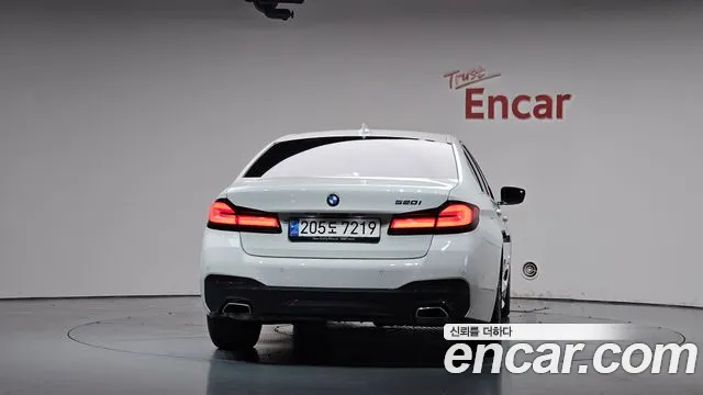 BMW 5 Series G30 — Фото автомобиля 3