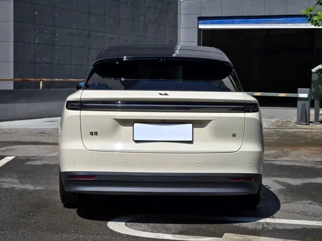 Li Auto i6 — Фото автомобиля 6