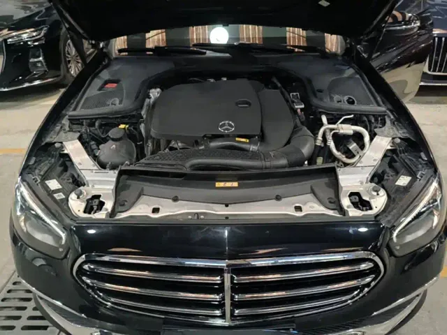 Mercedes-Benz E-Class — Фото автомобиля 19