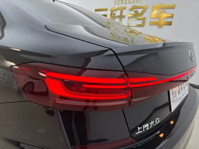 Volkswagen Passat — Фото автомобиля 11