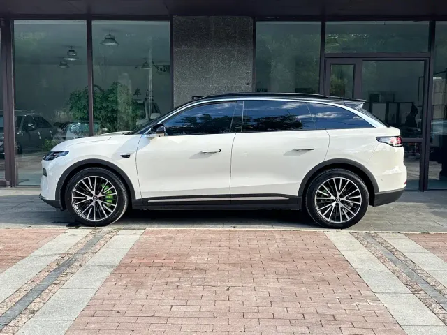 Leapmotor C11 — Фото автомобиля 5