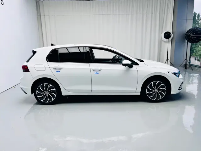 Volkswagen Golf — Фото автомобиля 5