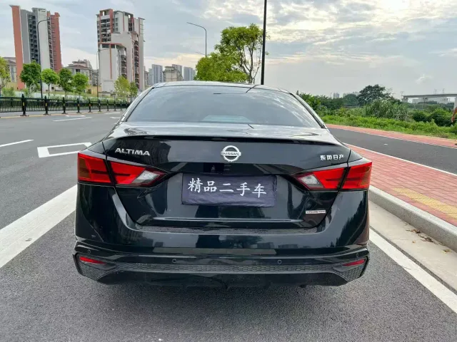 Nissan Teana — Фото автомобиля 5