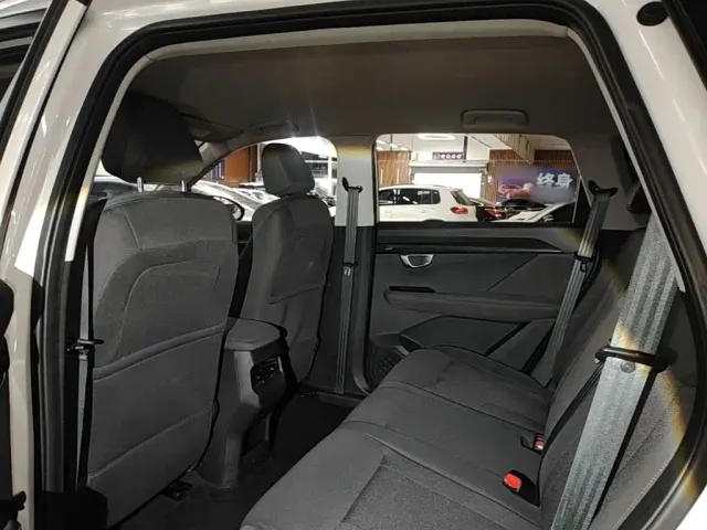 Wuling Asta — Фото автомобиля 16